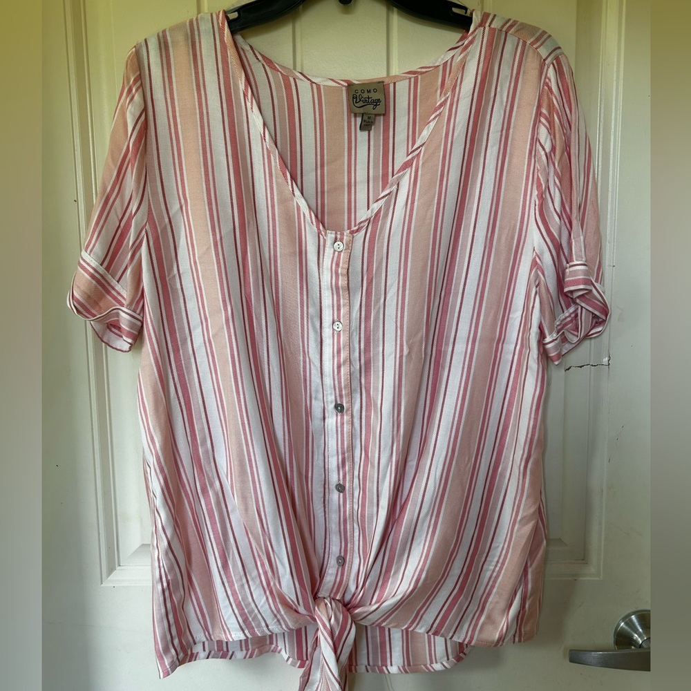 ‼️Como Vintage brand new ‼️Pink and White Striped Button-Down Top tie at bottom
